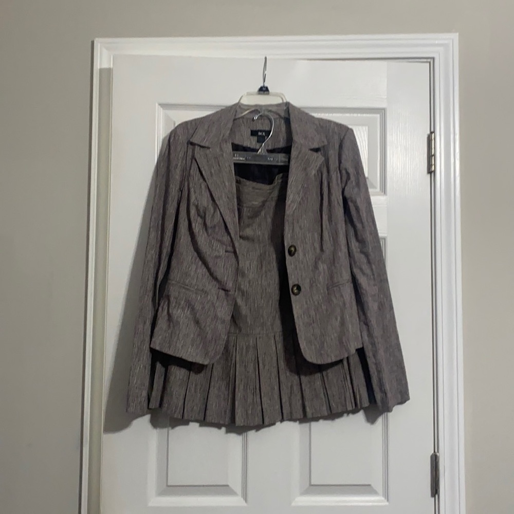 Ladies skirt set.
